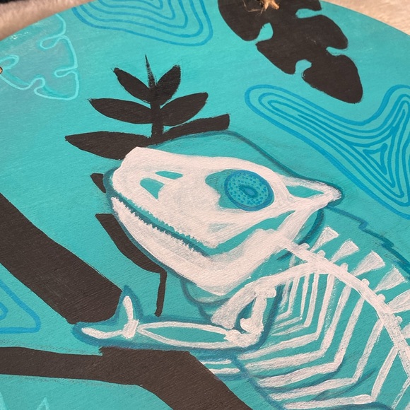 🎁 | Chameleon Skeleton Wooden Hanging Sign 11.5in hand painted original - Picture 5 of 11
